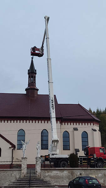 [071] Wyprostowanie krzyża na wieży kościoła (29.10.2022)