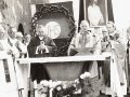 [074] Pogrzeb śp. ks. Marcina Dubiela - przewodniczy bp. kielecki Mieczysław Jaworski, z prawej ks. Jerzy Król - 15.05.1986 r.