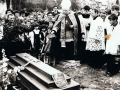 [079] Pogrzeb śp. ks. Marcina Dubiela - bp. kielecki Mieczysław Jaworski i ks. Jerzy Król - 15.05.1986 r.
